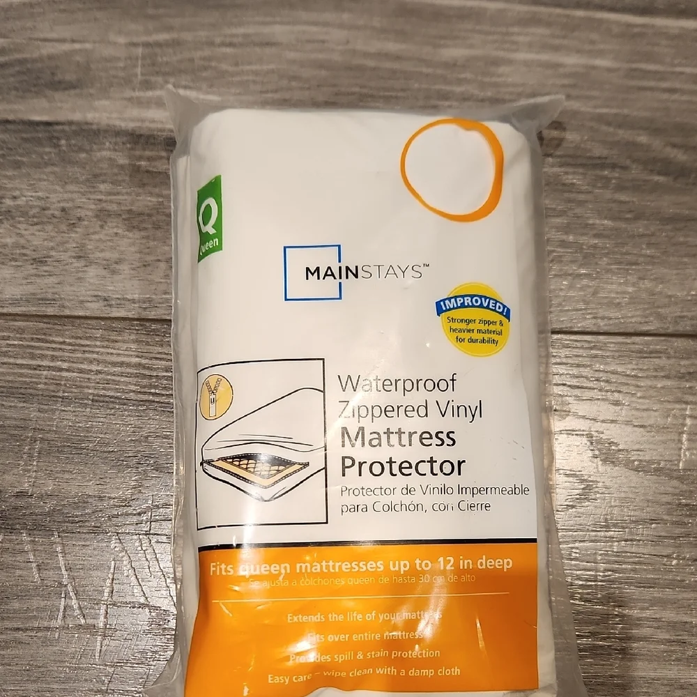 NWT Mainstays Queen Waterproof Zippered Vinyl Mattress Protector
